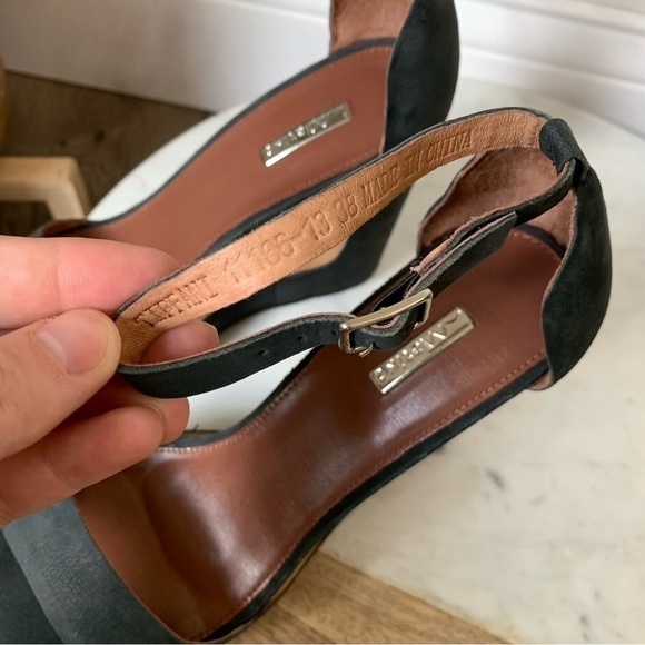 Matiko Black Cut Out Heel size 8 - Picture 11 of 14